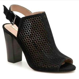 Tahari Margaret 3 Sandal